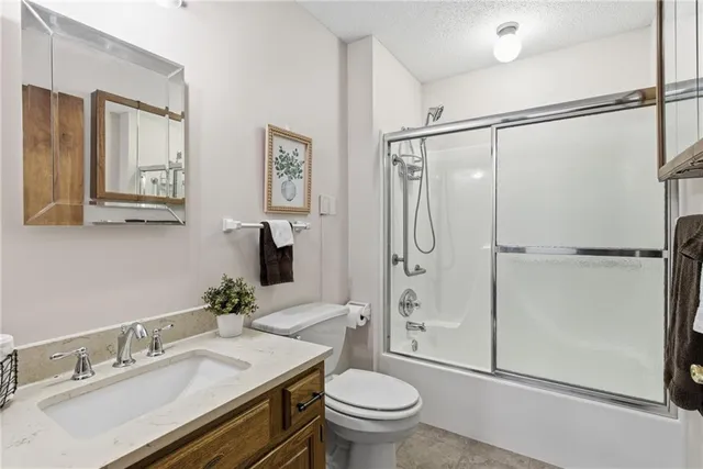 $169,900 | 1412 West Stone Boulevard, Raymore, MO 64083