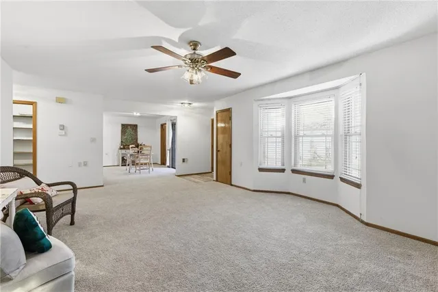 $169,900 | 1412 West Stone Boulevard, Raymore, MO 64083