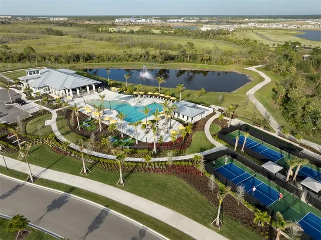 $772,000 | 18448 Vista Pk Drive, Venice, FL 34293