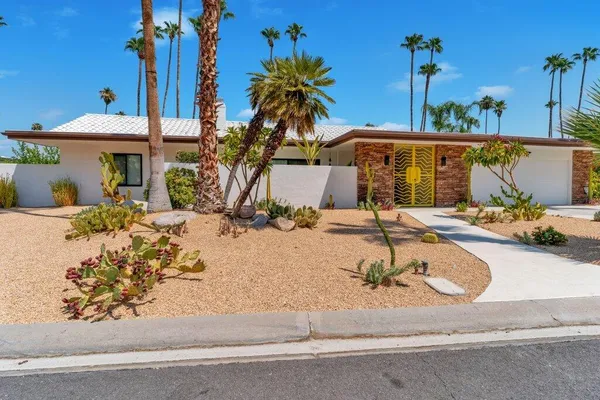 $1,695,000 | 2598 South Camino Real, Palm Springs, CA 92264