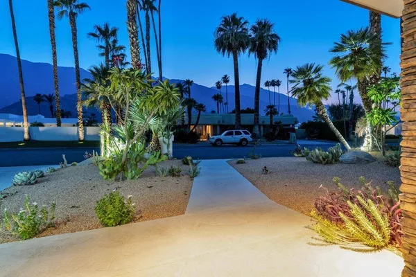 $1,695,000 | 2598 South Camino Real, Palm Springs, CA 92264