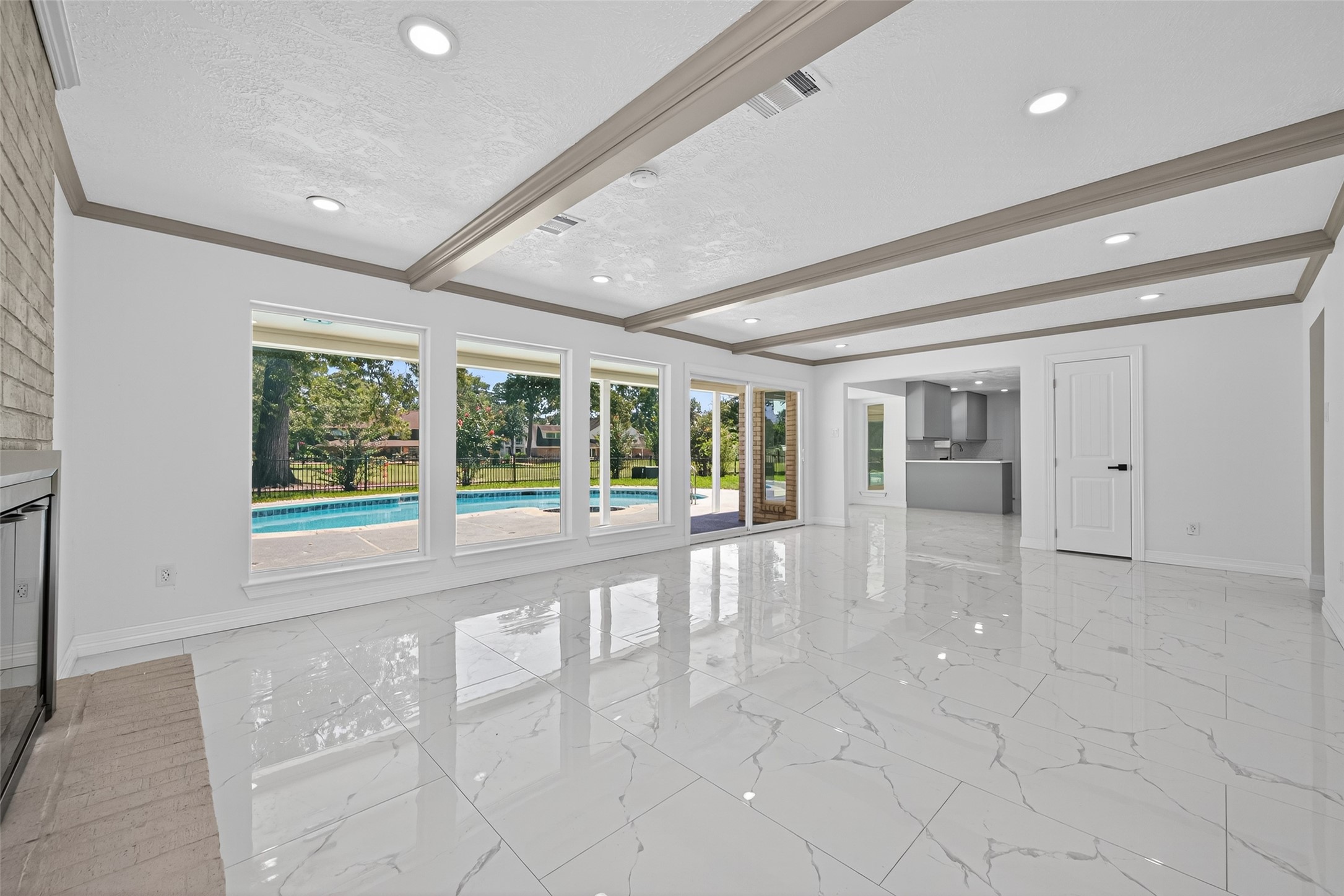 559 Hampton Road Conroe, TX 77302 - Photo 11 of 49