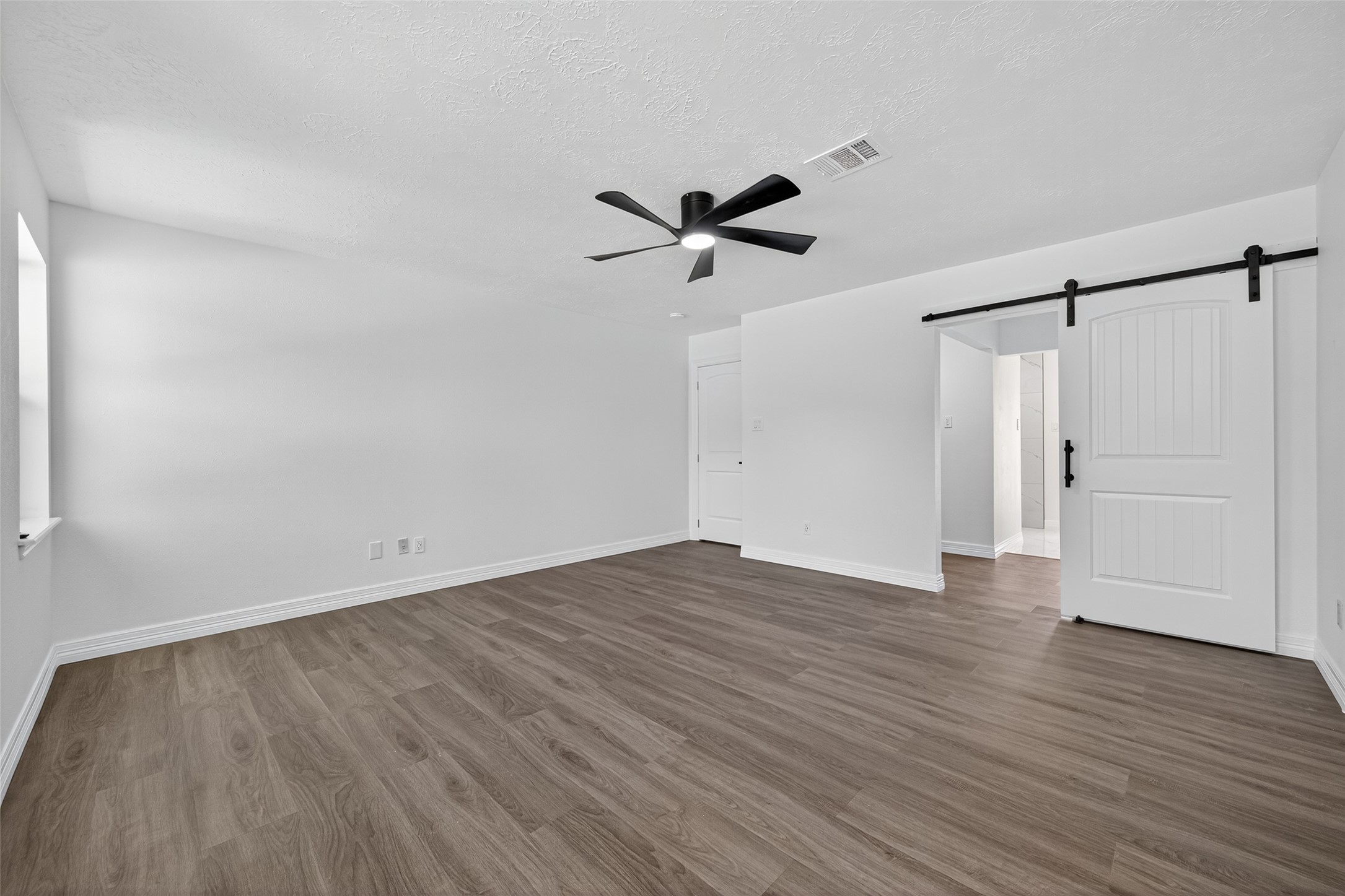 559 Hampton Road Conroe, TX 77302 - Photo 24 of 49