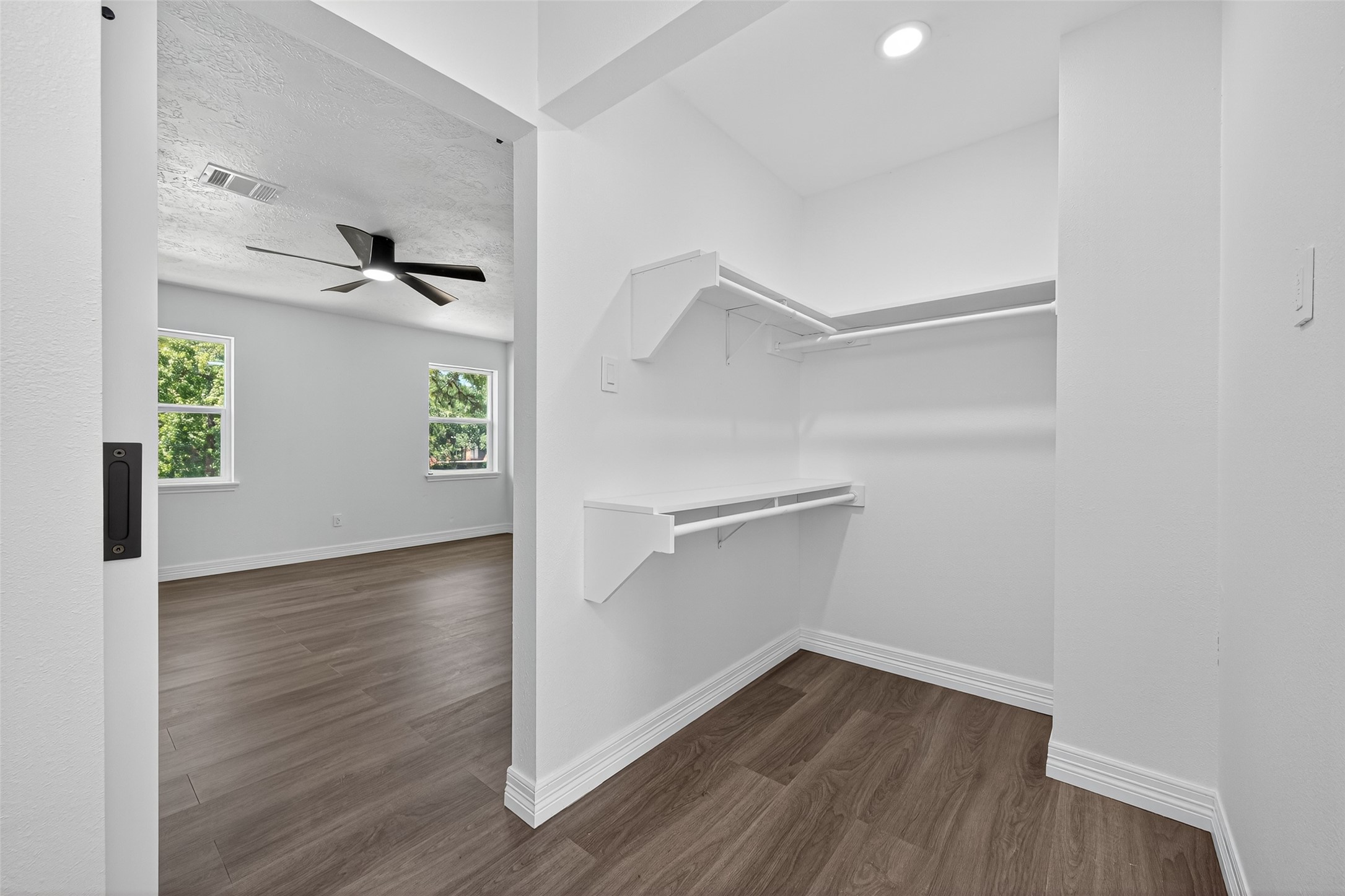 559 Hampton Road Conroe, TX 77302 - Photo 26 of 49