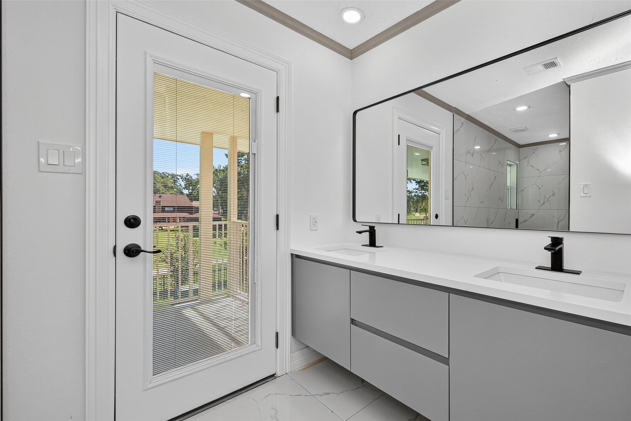 559 Hampton Road Conroe, TX 77302 - Photo 27 of 49 Master Bathroom