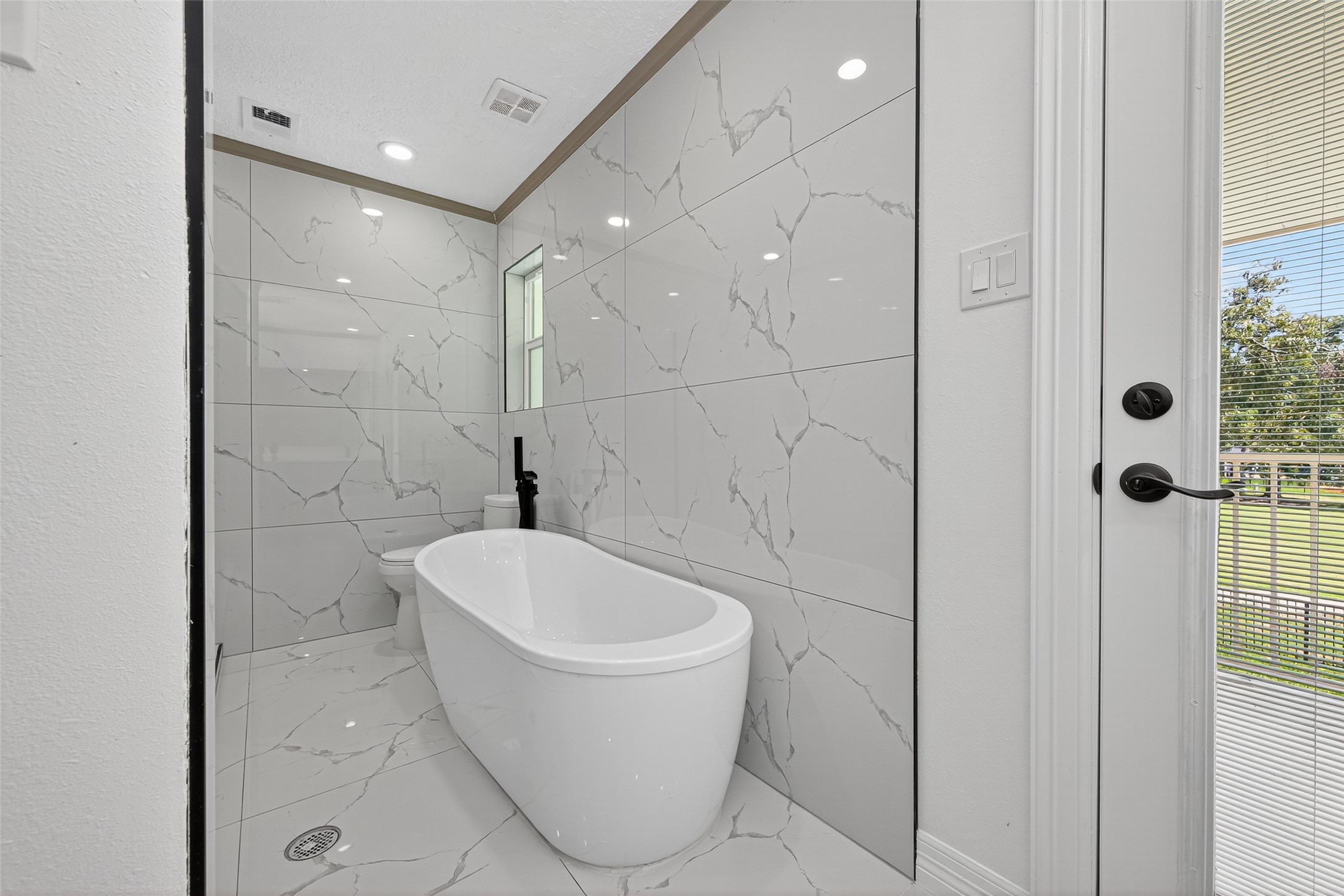 559 Hampton Road Conroe, TX 77302 - Photo 29 of 49