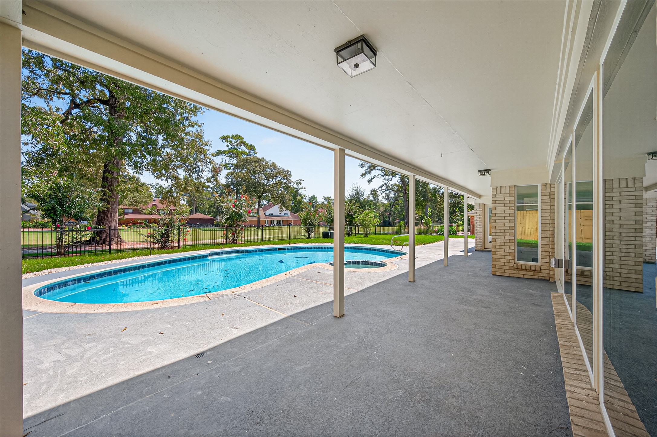 559 Hampton Road Conroe, TX 77302 - Photo 39 of 49 Patio