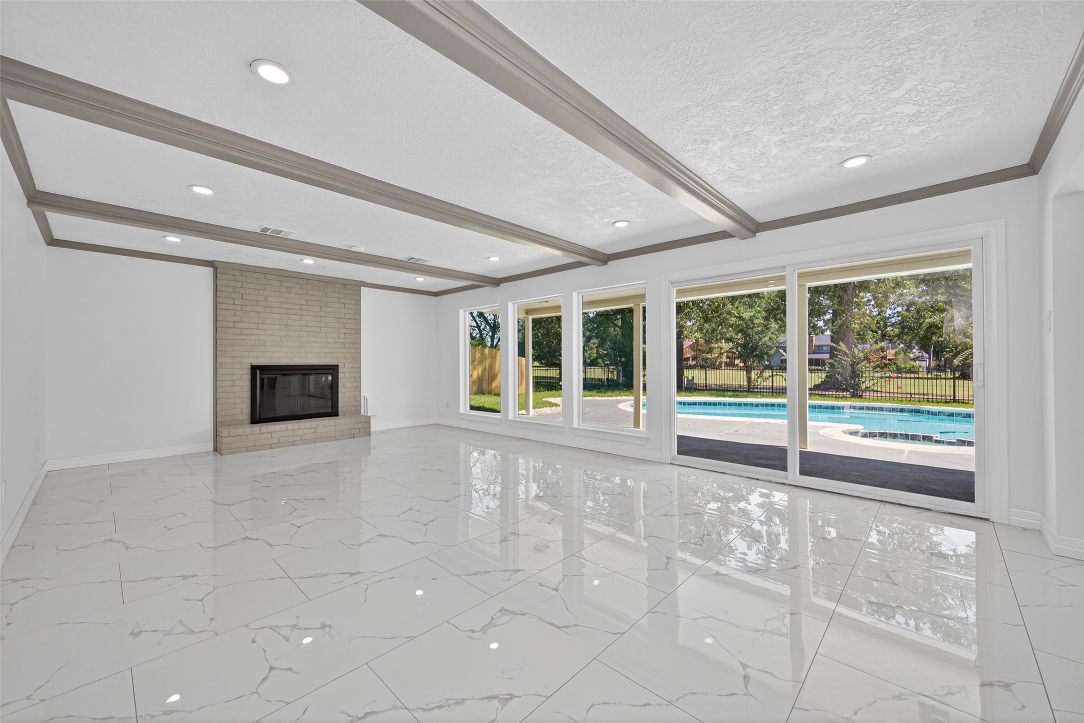 559 Hampton Road Conroe, TX 77302 - Photo 9 of 49