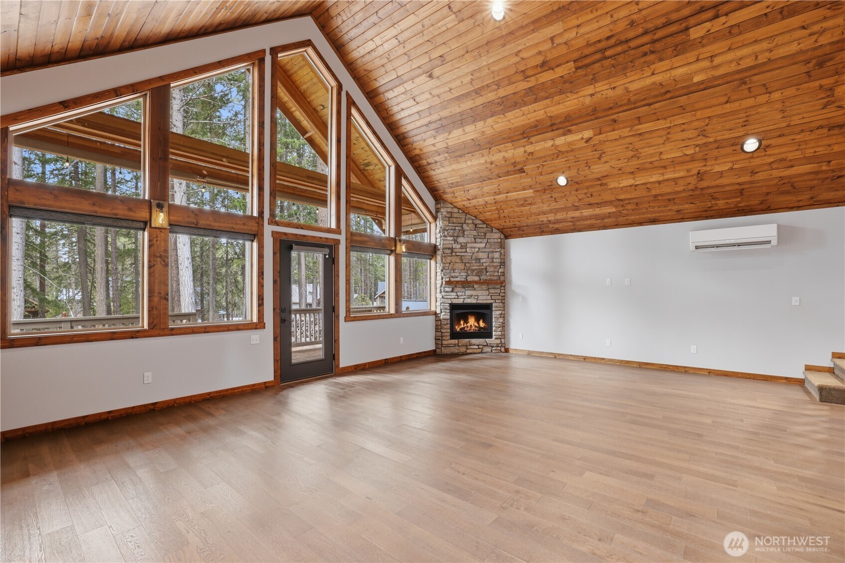 90 Rockberry Loop Ronald, WA 98940 - Photo 19 of 40 a view of an empty room with a window