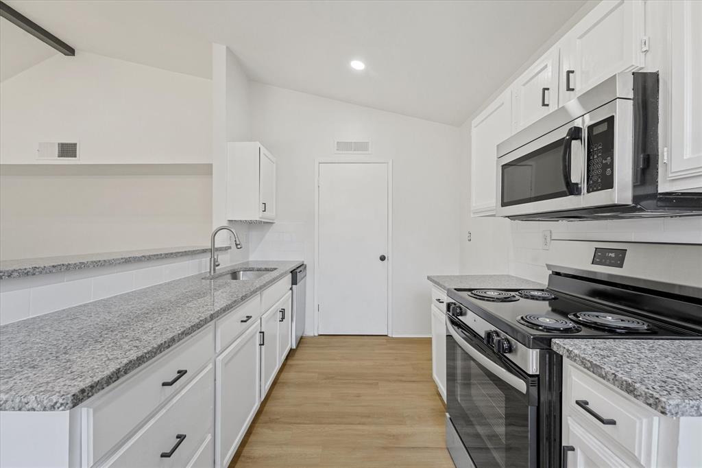 4461 Chapman Street The Colony, TX 75056 - Photo 14 of 31