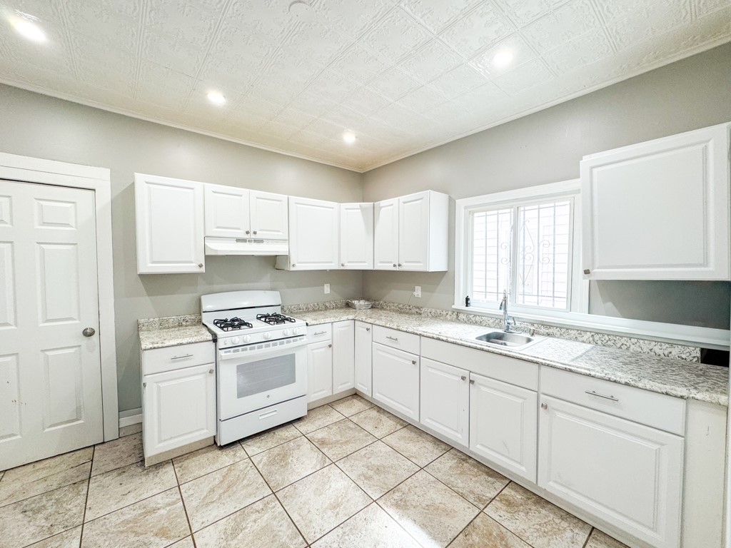 644 Ave D Rochester, NY 14621 - Photo 7 of 16