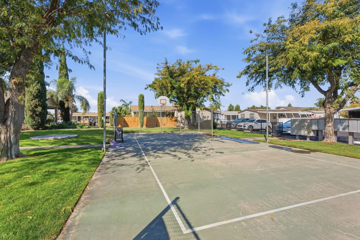 2575 Willlow, Unit 76 Fresno, CA 93725 - Photo 36 of 36 Gallery Image 36