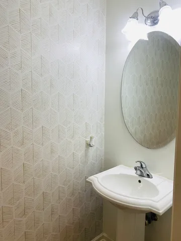 $2,750 | 2745 Borkshire Lane, Unit 2745, Aurora, IL 60502