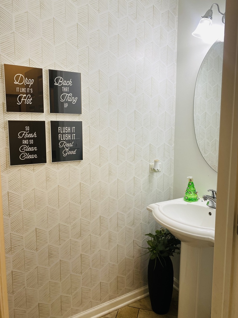 2745 Borkshire Lane, Unit 2745 Aurora, IL 60502 - Photo 10 of 23 a bathroom with a sink and a mirror