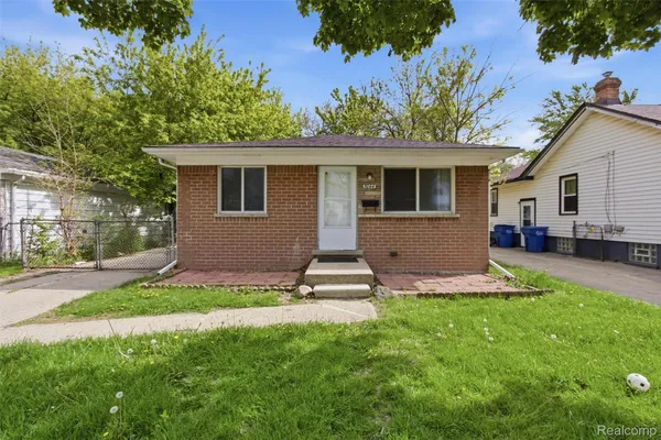 $1,650 | 7044 Hudson Avenue, Warren, MI 48091
