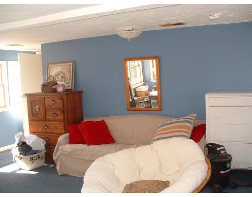 431 Townsend Harbor Road Lunenburg, MA 01462 - Photo 7 of 8 Gallery Image 7