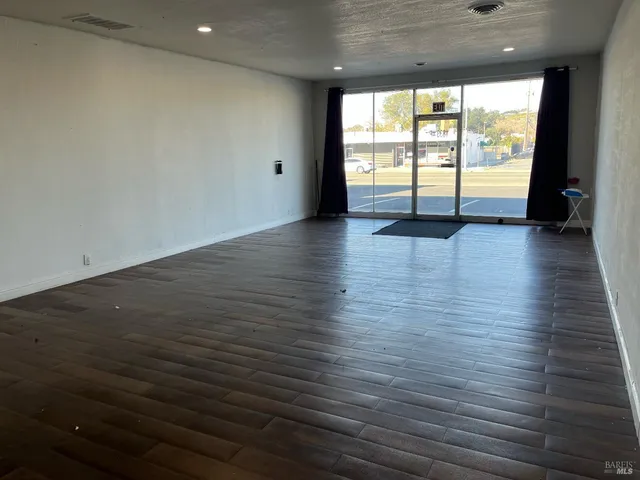 $1,375 | 1833 Springs Road, Unit F, Vallejo, CA 94591