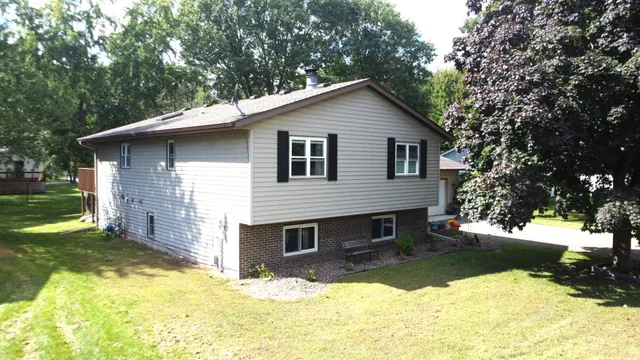 $359,900 | 2870 Wayland Court, Eau Claire, WI 54703