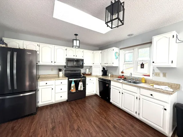 $359,900 | 2870 Wayland Court, Eau Claire, WI 54703