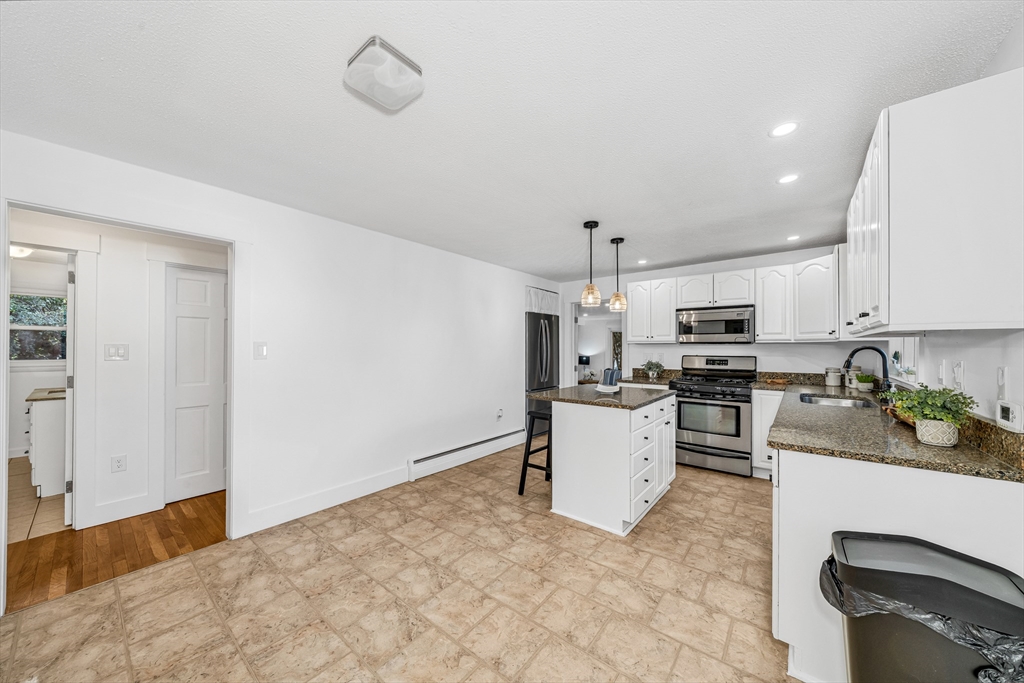 2 Bailey Street Methuen, MA 01844 - Photo 7 of 31