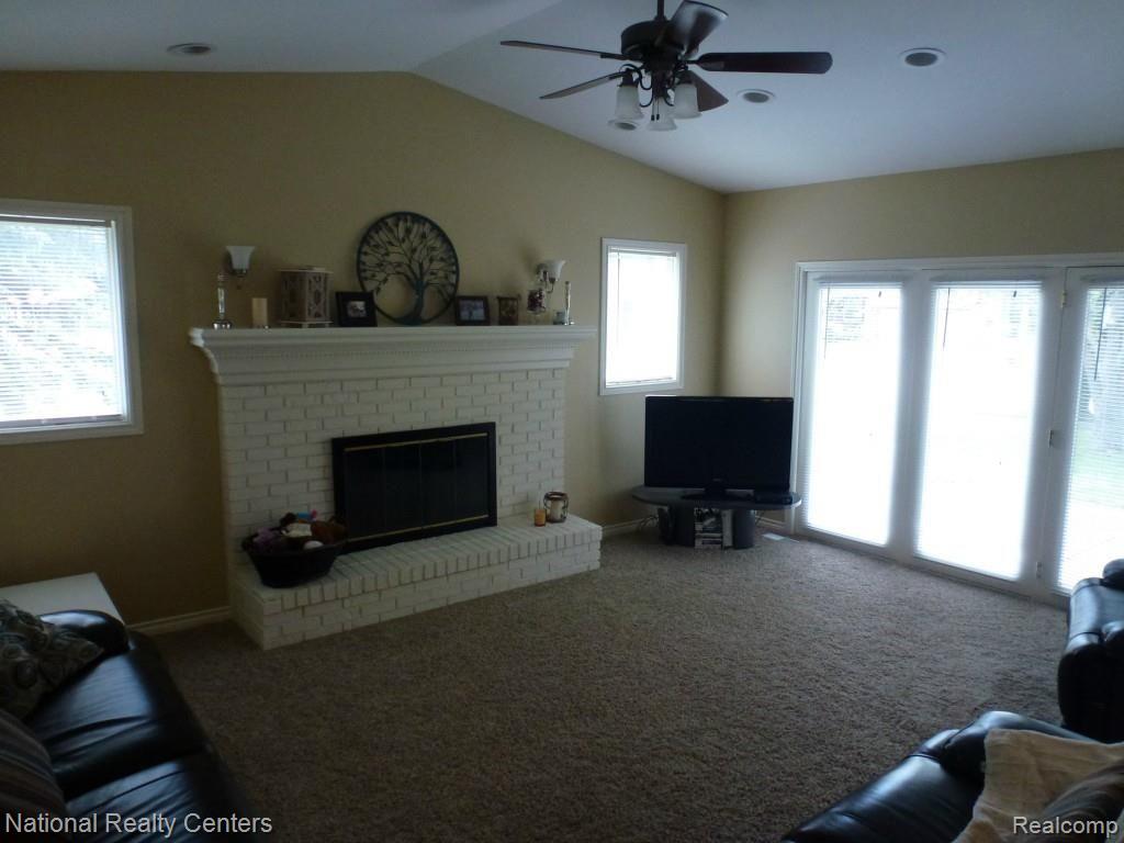 13951 Riverside Street Livonia, MI 48154 - Photo 13 of 31