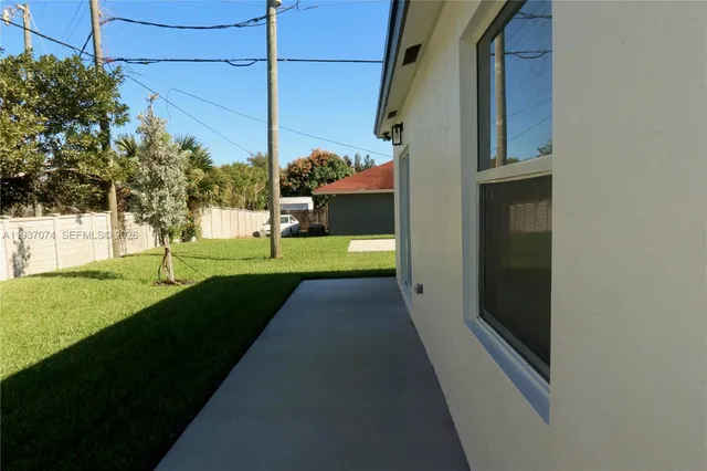 $445,000 | 912 West 10th Street, Riviera Beach, FL 33404