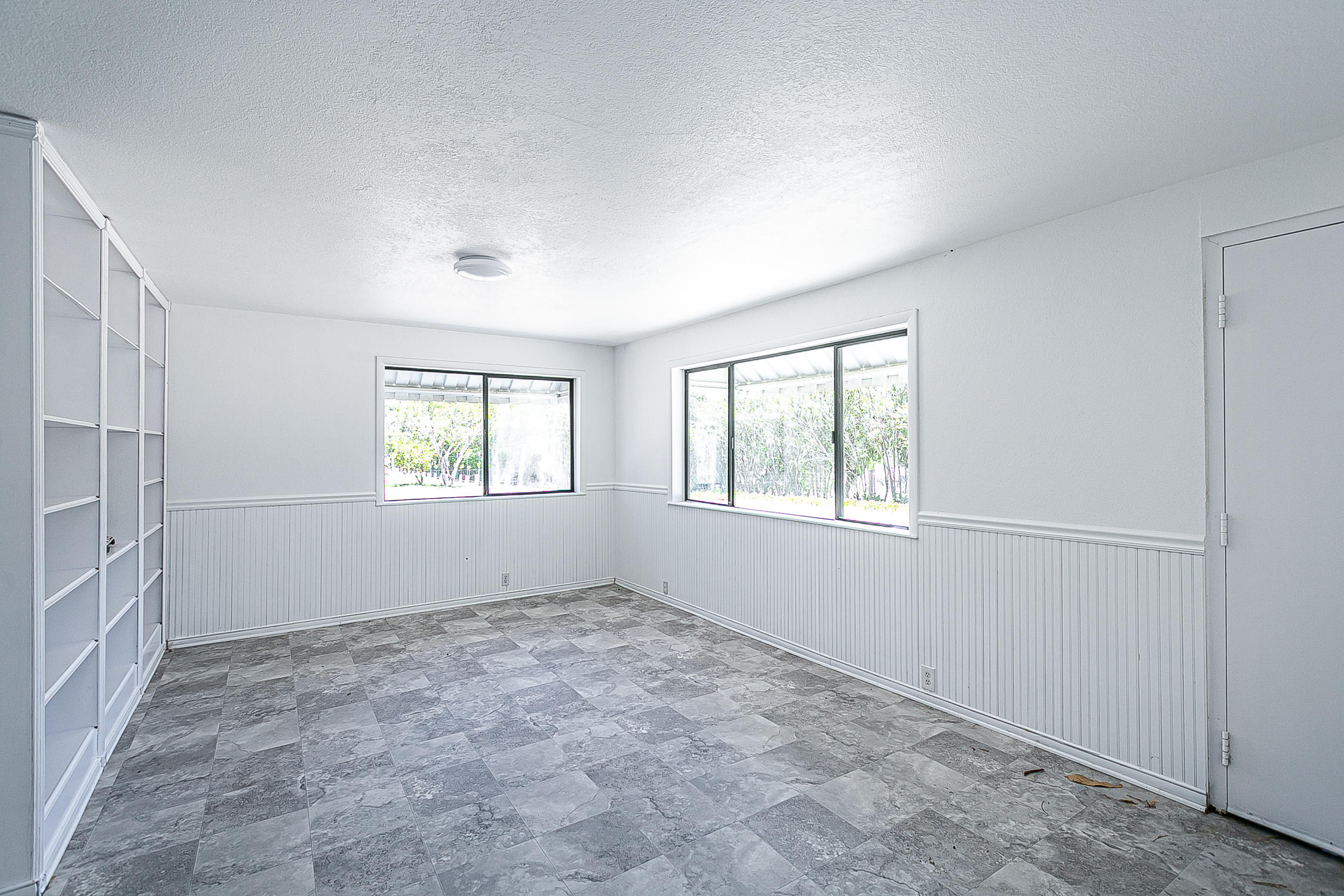5375 Campbell Road Lompoc, CA 93436 - Photo 34 of 48 an empty room with windows
