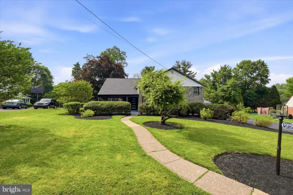 $939,000 | 1919 Cobden Road, Glenside, PA 19038