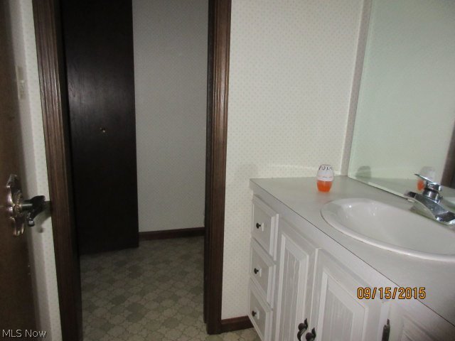 8410 Fisher Road Diamond, OH 44412 - Photo 7 of 24