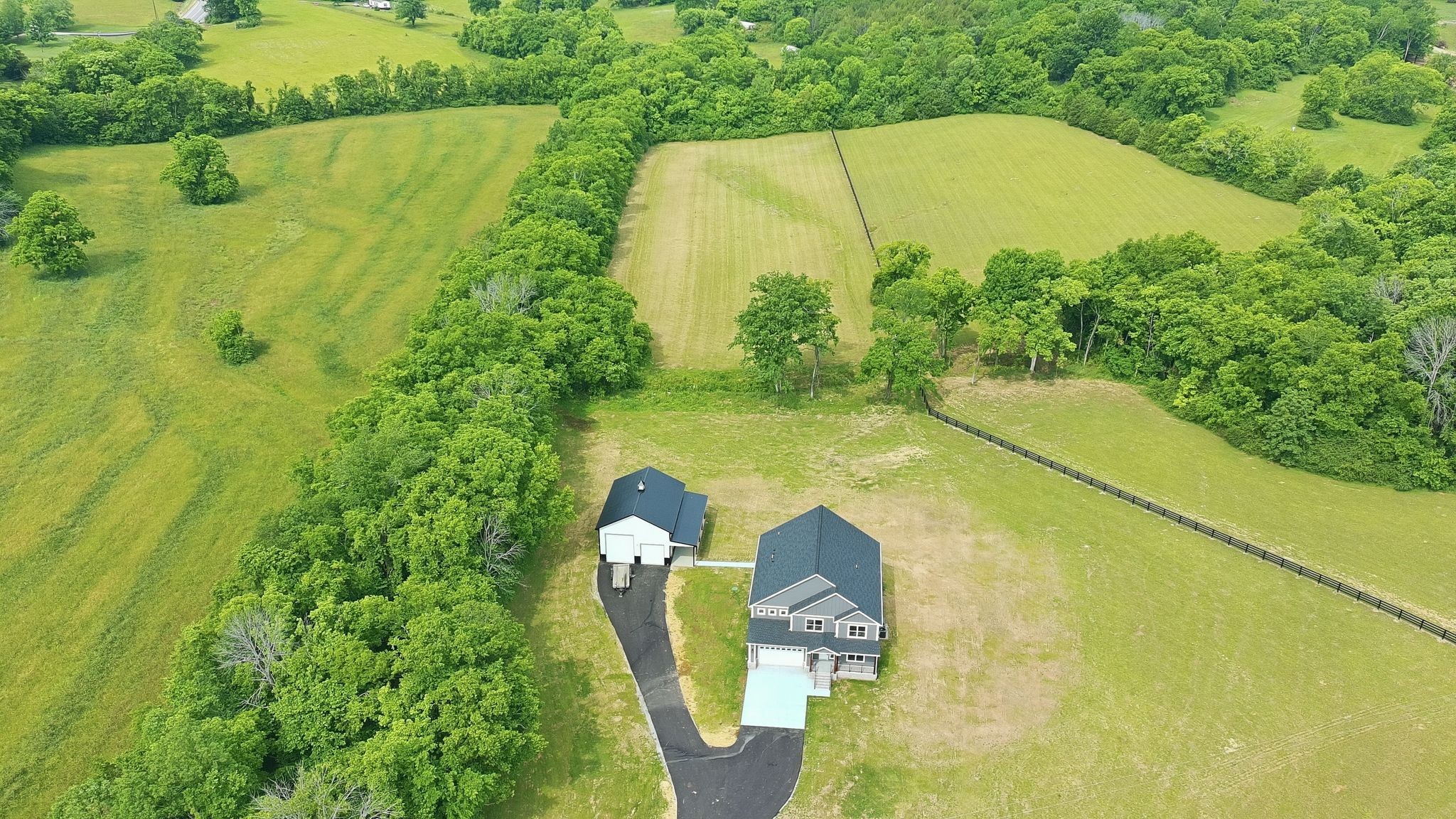 3319 Booker Ridge Road Mount Pleasant, TN 38474 - Photo 4 of 51 a view of a swimming pool with a yard