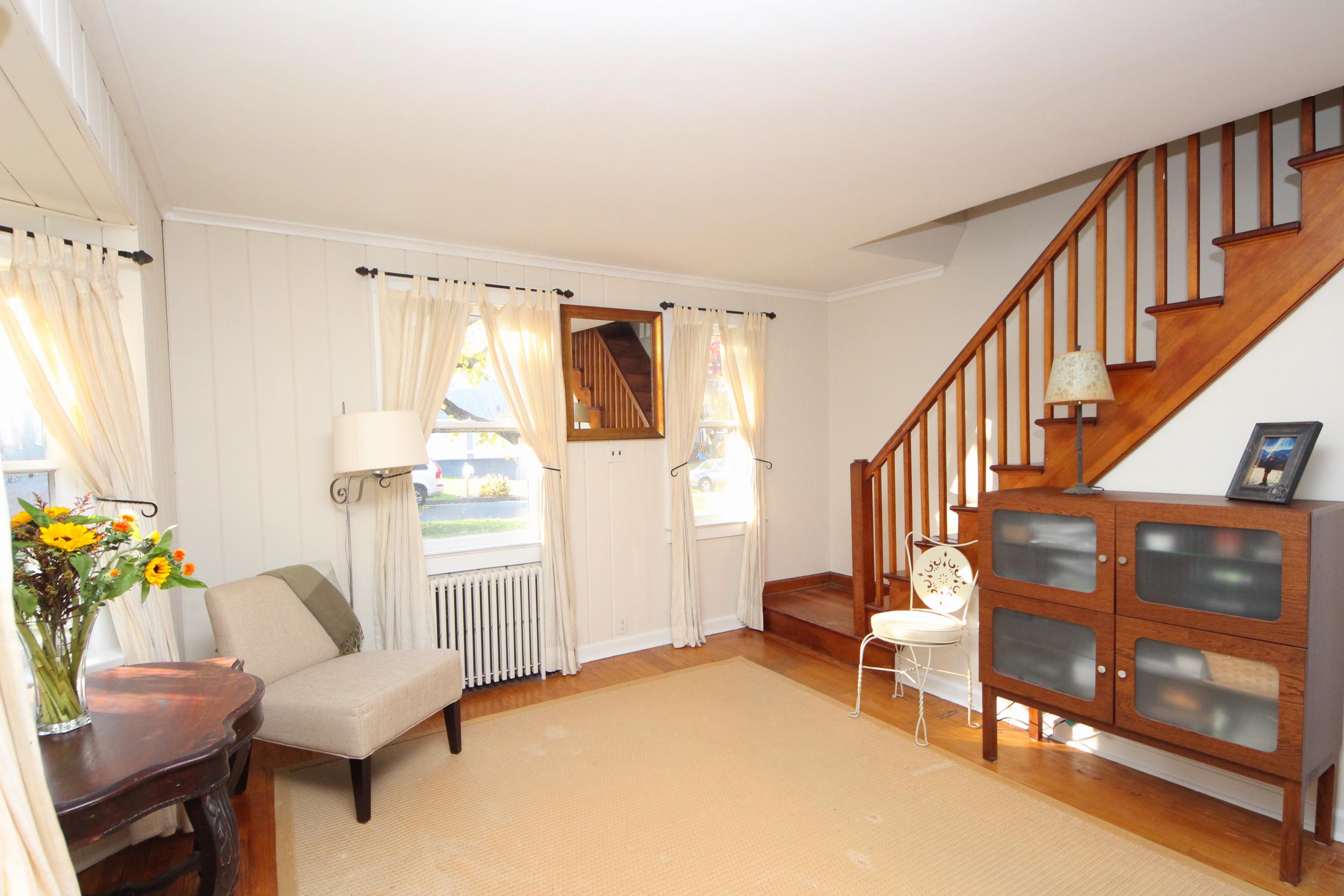 24 Bryan Road Rowayton, CT 06853 - Photo 3 of 19 Living Room