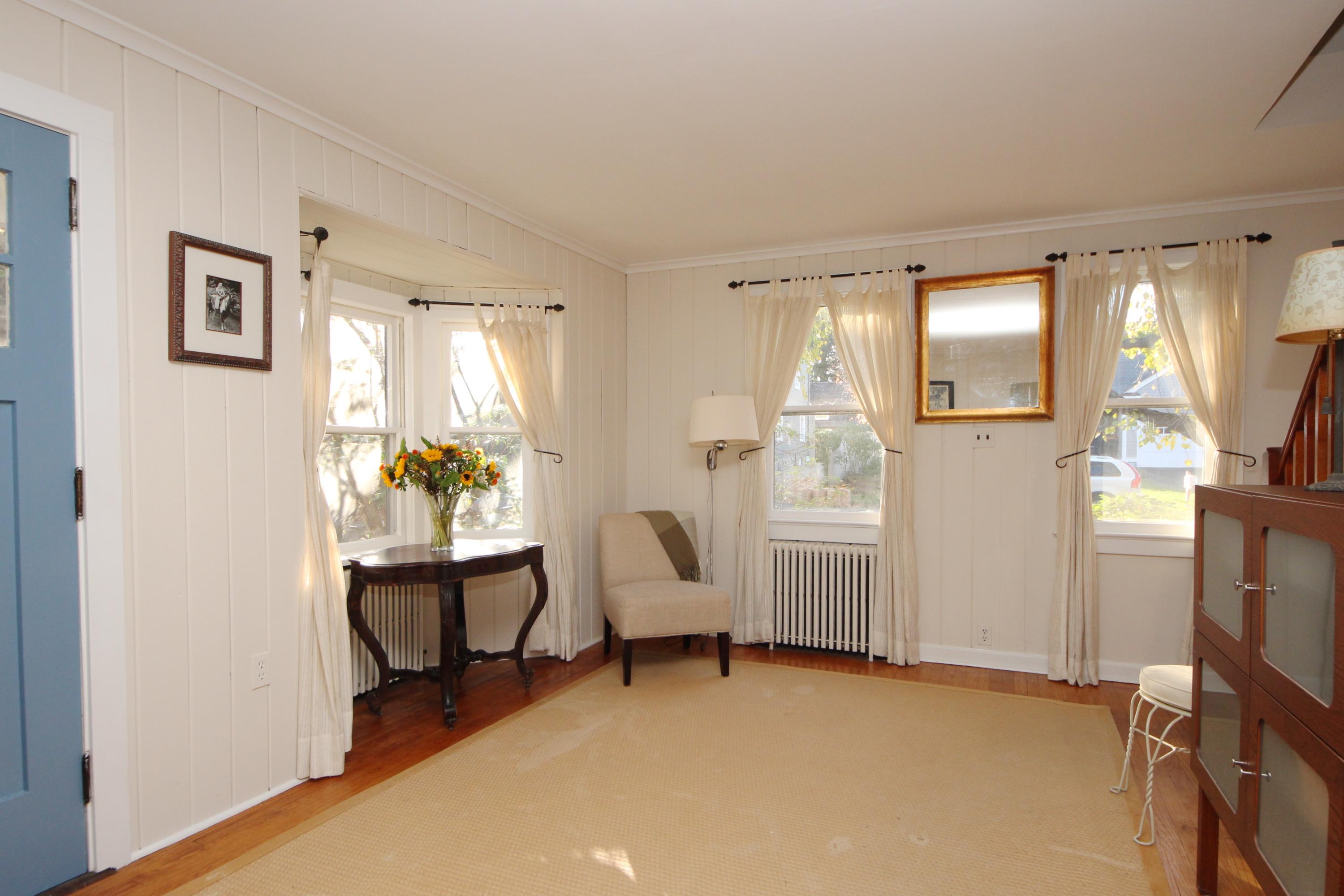 24 Bryan Road Rowayton, CT 06853 - Photo 4 of 19 Living Room