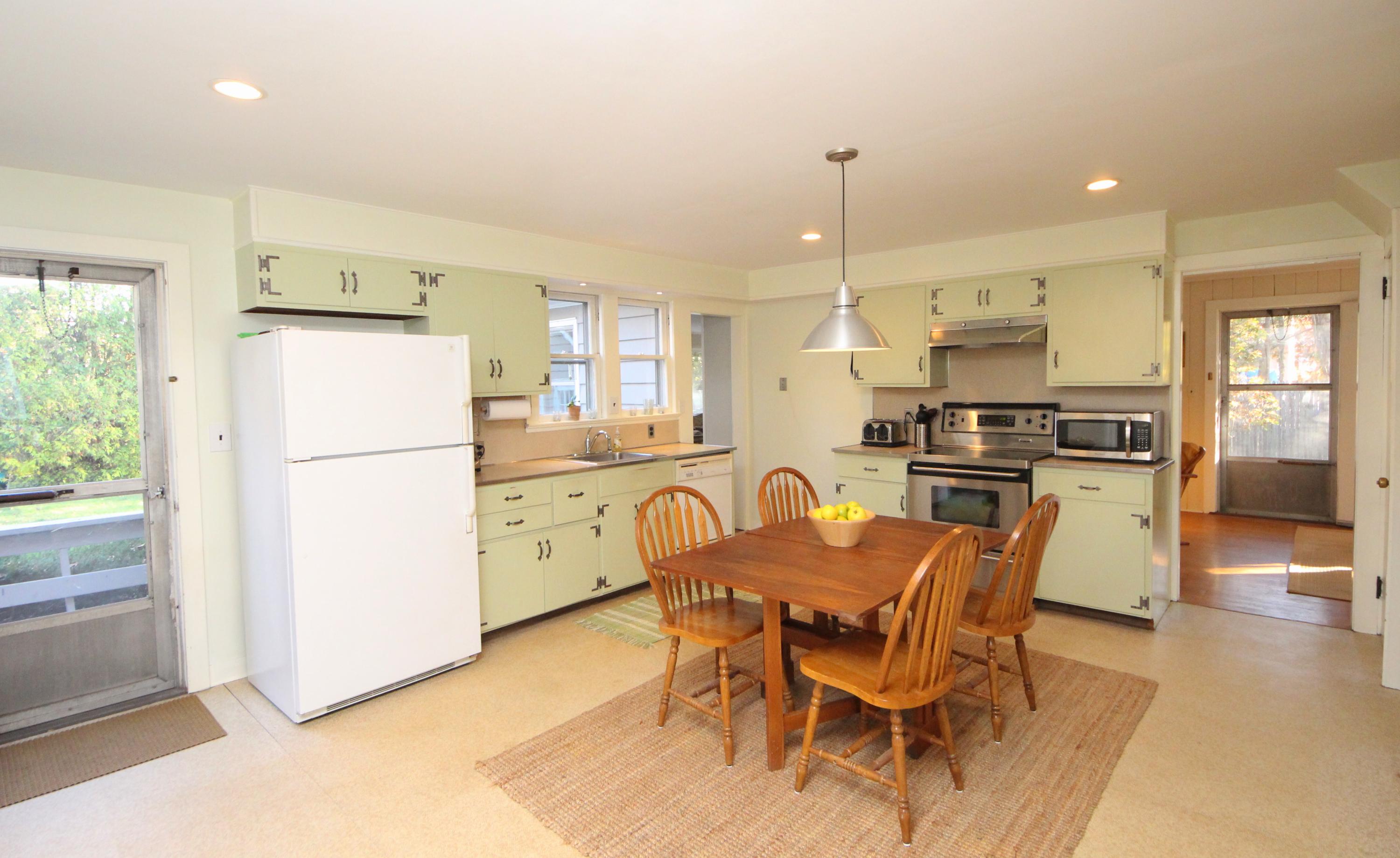 24 Bryan Road Rowayton, CT 06853 - Photo 8 of 19 Kitchen
