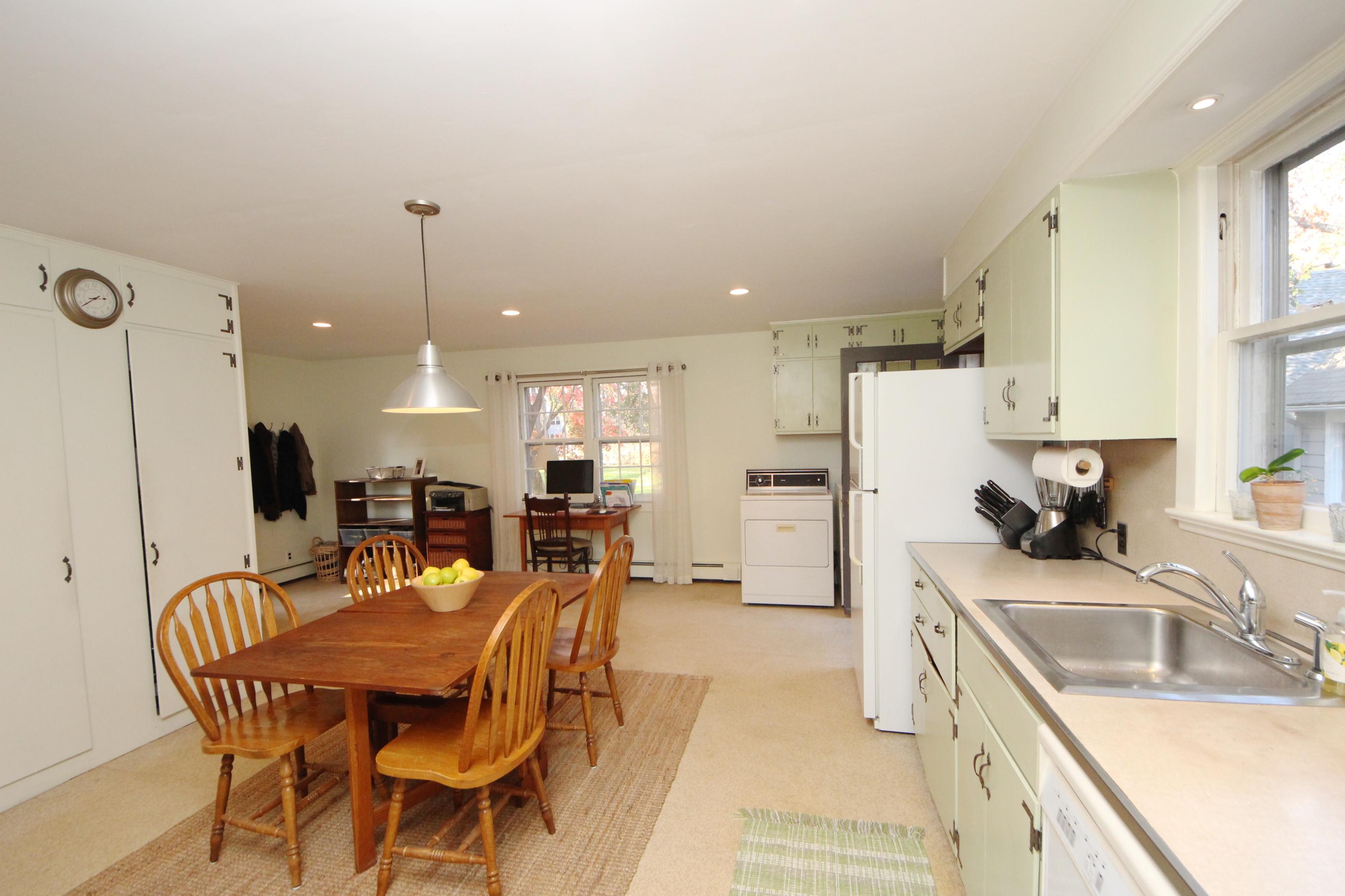 24 Bryan Road Rowayton, CT 06853 - Photo 9 of 19 Kitchen