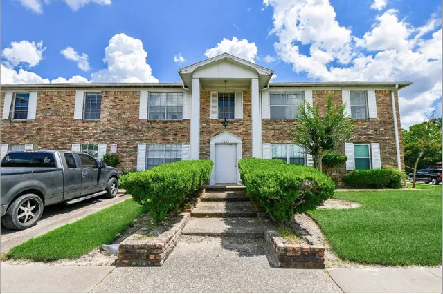 $99,900 | 7233 Beechnut Street, Unit A, Houston, TX 77074