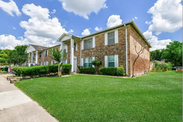 $99,900 | 7233 Beechnut Street, Unit A, Houston, TX 77074