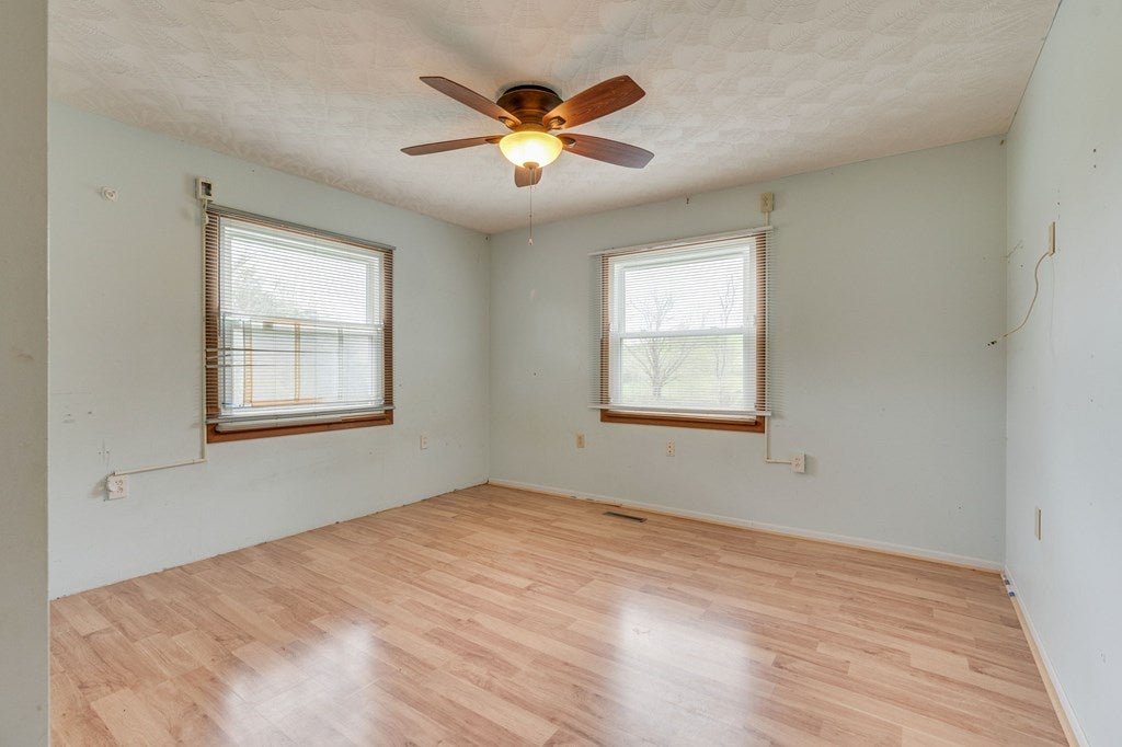 16140 South Fork River Road Glade Spring, VA 24340 - Photo 12 of 27 Gallery Image 12