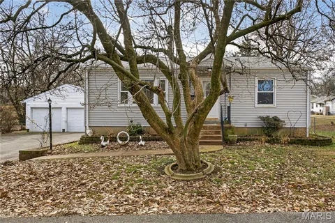 $100,000 | 9844 Mecca Lane, Breckenridge Hills, MO 63074