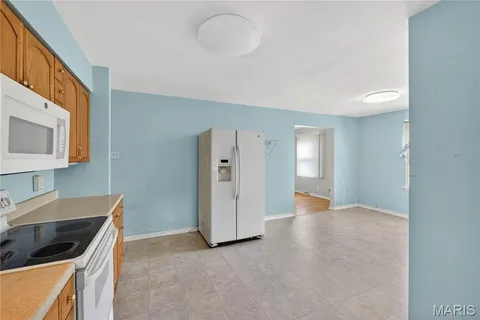 $100,000 | 9844 Mecca Lane, Breckenridge Hills, MO 63074