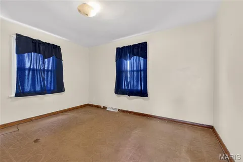 $100,000 | 9844 Mecca Lane, Breckenridge Hills, MO 63074