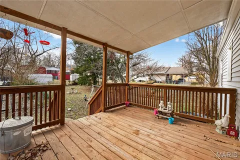 $100,000 | 9844 Mecca Lane, Breckenridge Hills, MO 63074