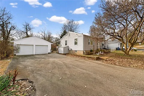 $100,000 | 9844 Mecca Lane, Breckenridge Hills, MO 63074