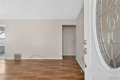 $100,000 | 9844 Mecca Lane, Breckenridge Hills, MO 63074