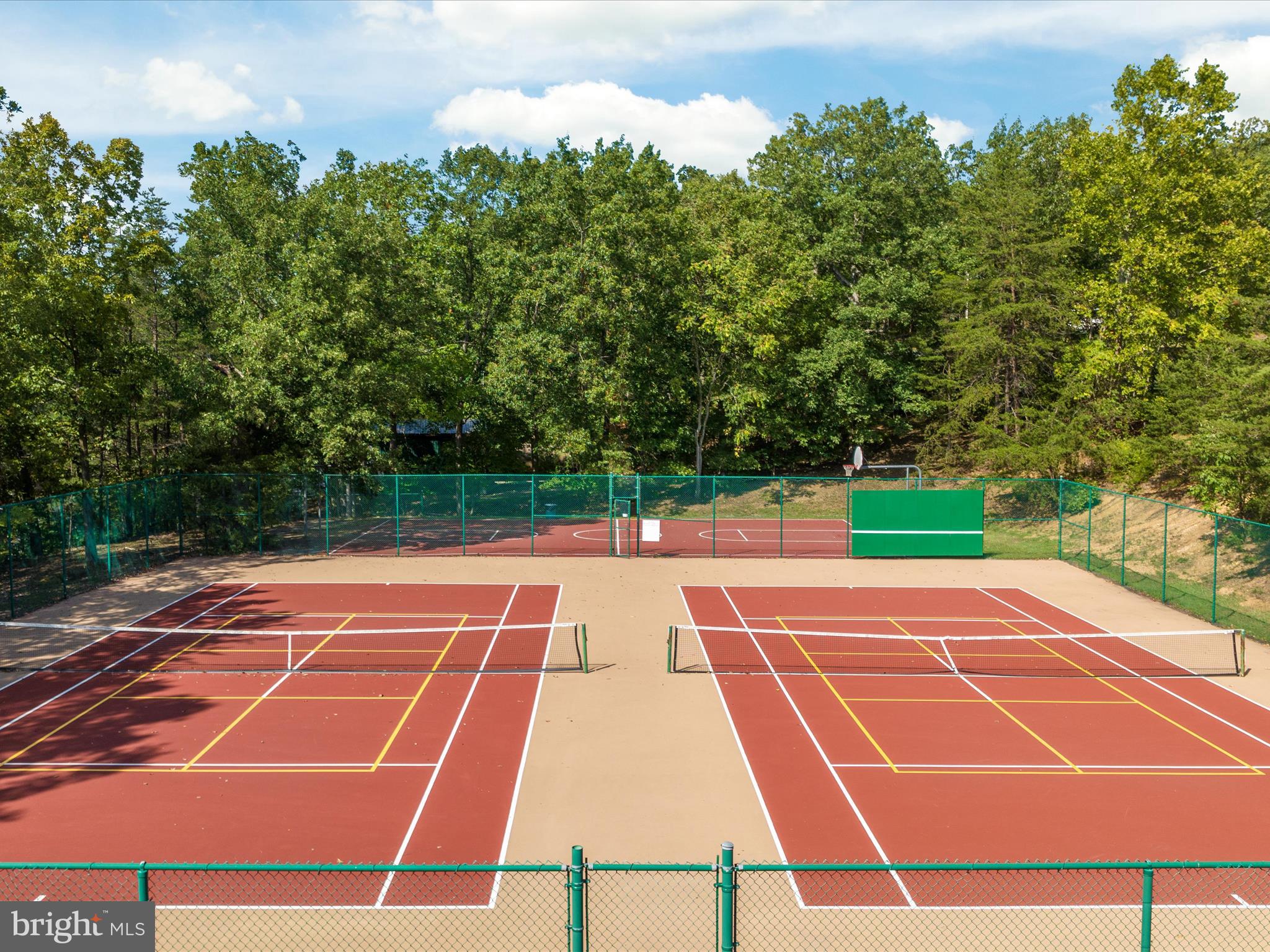 1039 Masters Drive Cross Junction, VA 22625 - Photo 64 of 73 Tennis and pickleball
