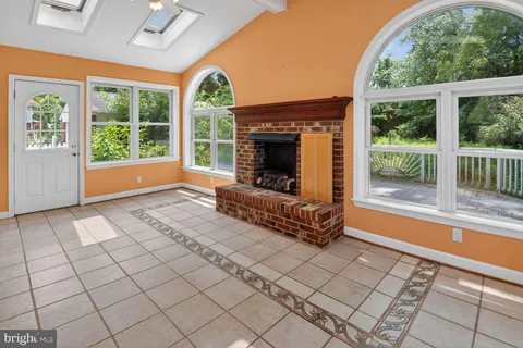 $899,000 | 8337 Carnegie Drive, Vienna, VA 22180