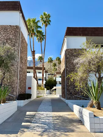 $579,000 | 2301 South Sky View Drive, Unit 2, Palm Springs, CA 92264