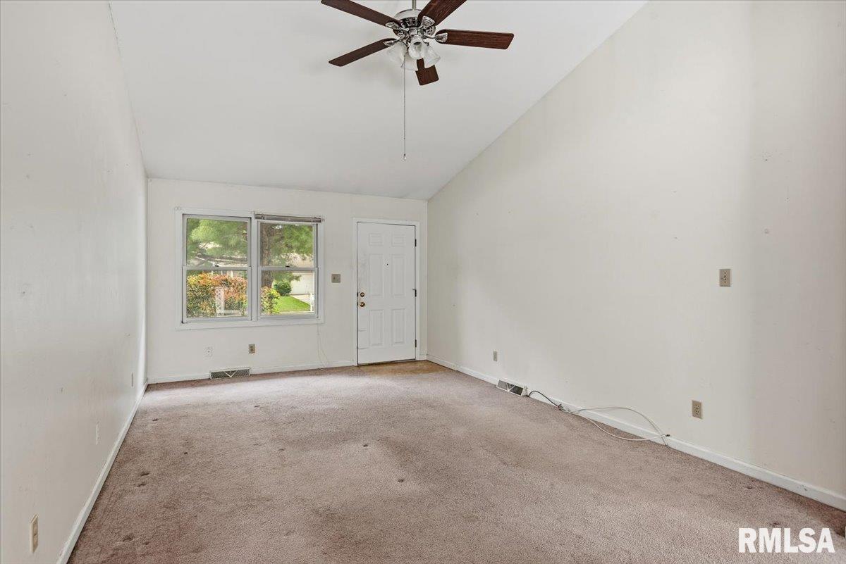3329 Rawlings Drive Springfield, IL 62704 - Photo 4 of 24