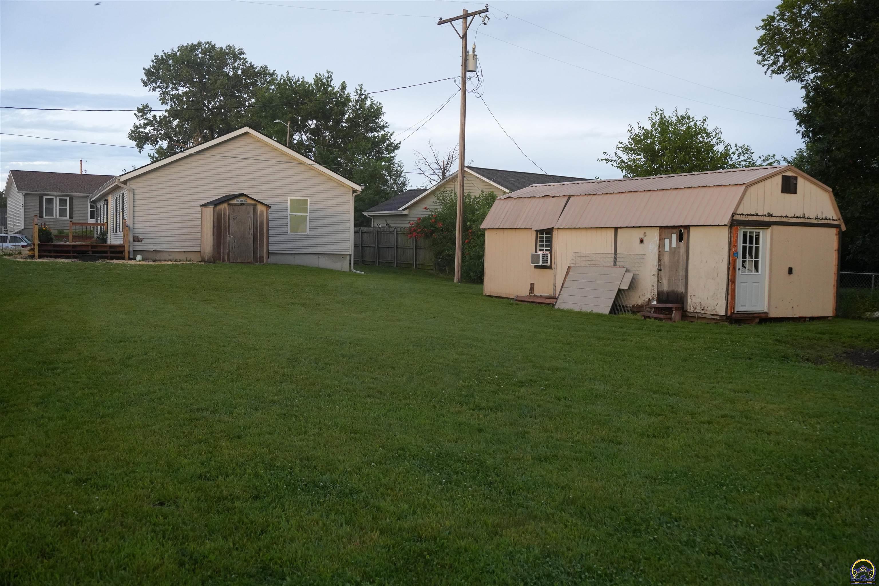1721 Southwest 72nd Place Topeka, KS 66619 - Photo 38 of 45