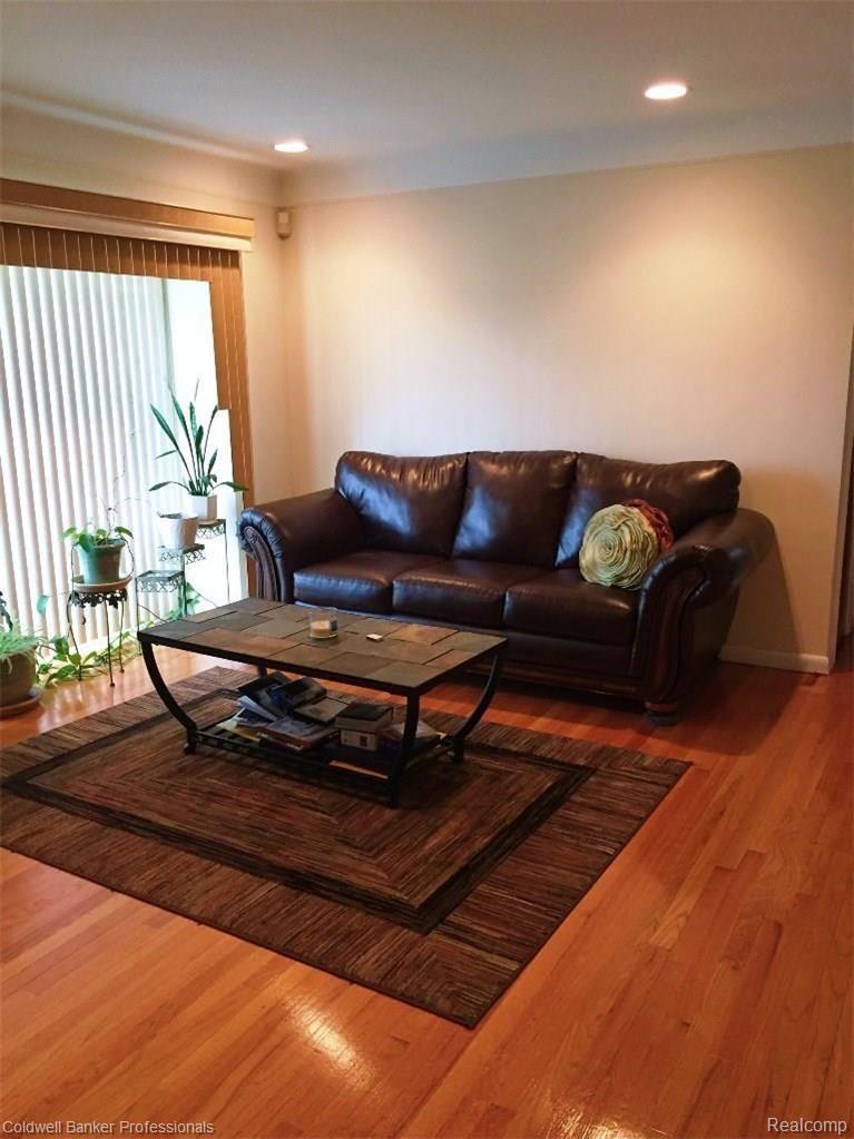 16240 East Eight Mile Road Detroit, MI 48205 - Photo 10 of 38 10p.jpg