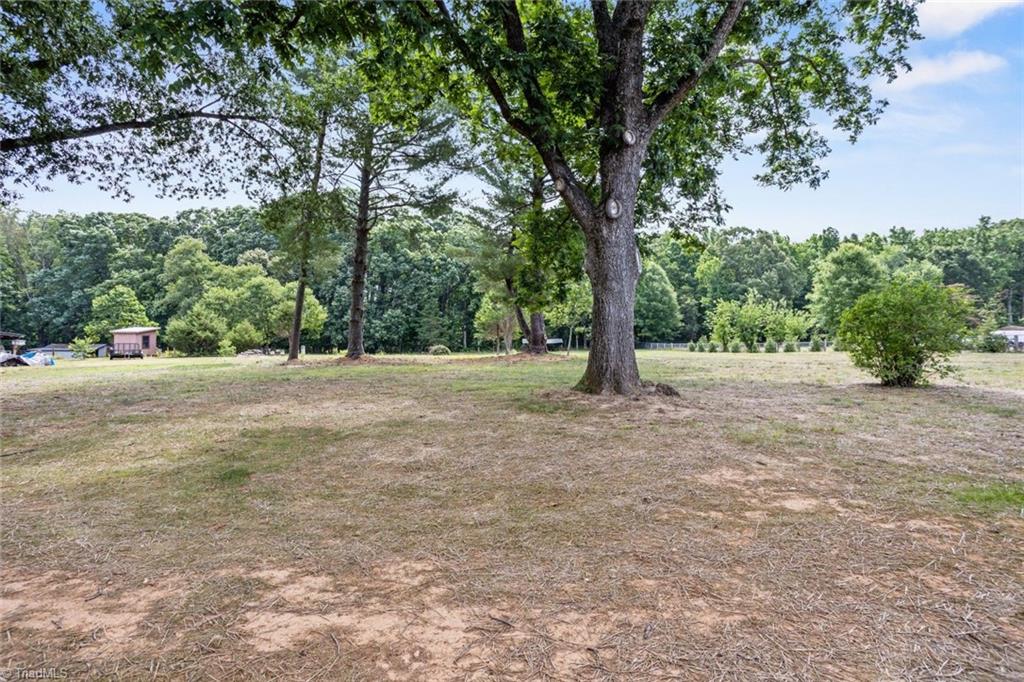 9771 Woodruff Road Kernersville, NC 27284 - Photo 3 of 46